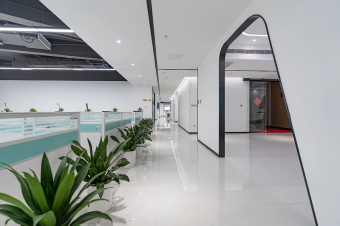 辦公室裝修中的“隔斷設計”技巧：用靈活隔斷